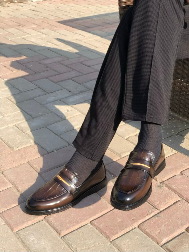 Brown Crocodile Textured Medicated Loafer