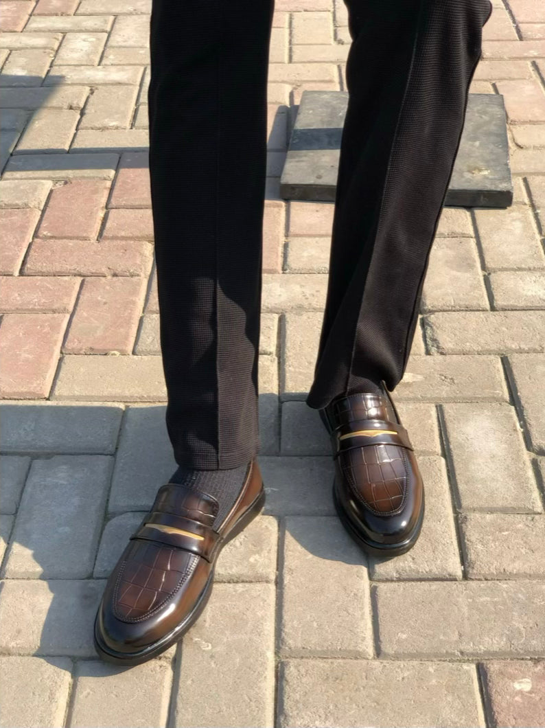 Brown Crocodile Textured Medicated Loafer